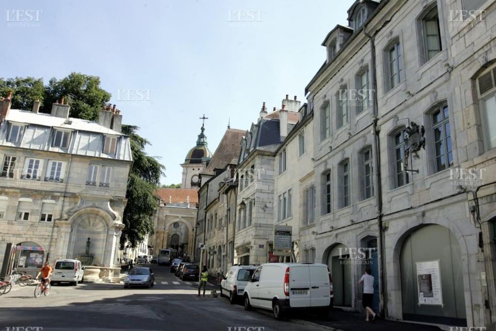 L'Appartement Du Voisin D'Hugo Besançon Eksteriør bilde