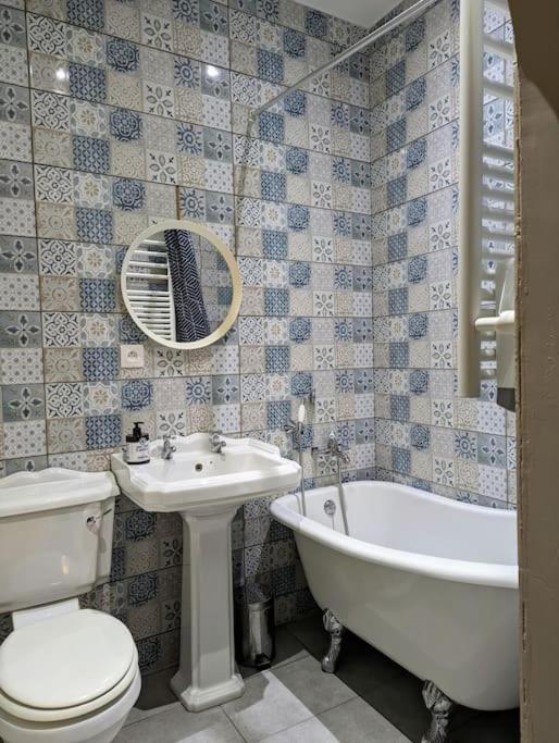 L'Appartement Du Voisin D'Hugo Besançon Eksteriør bilde